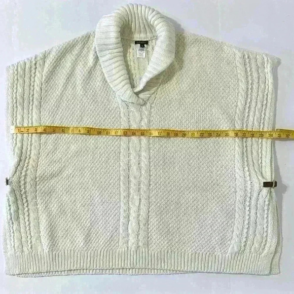 Talbots kitted poncho/cape with leather embellishments - Picture 3 of 6